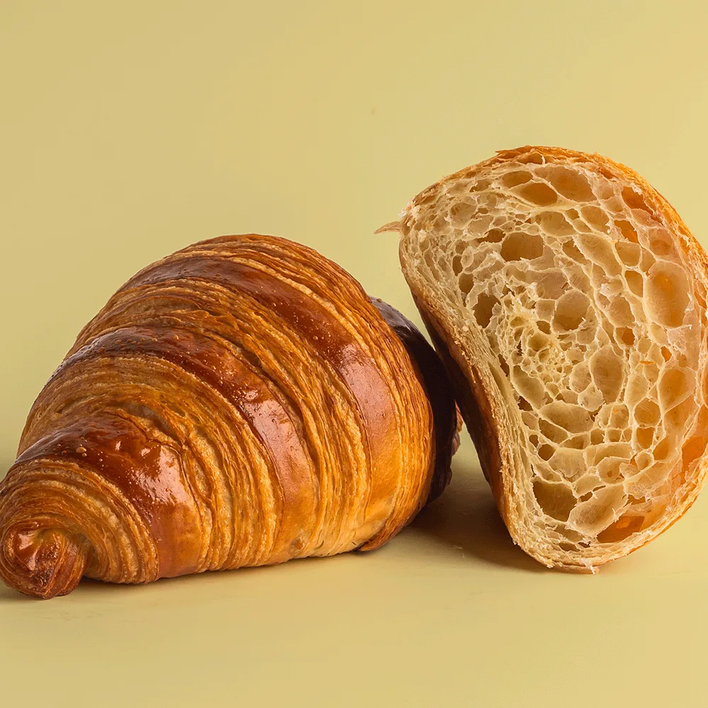 Croissant cu unt